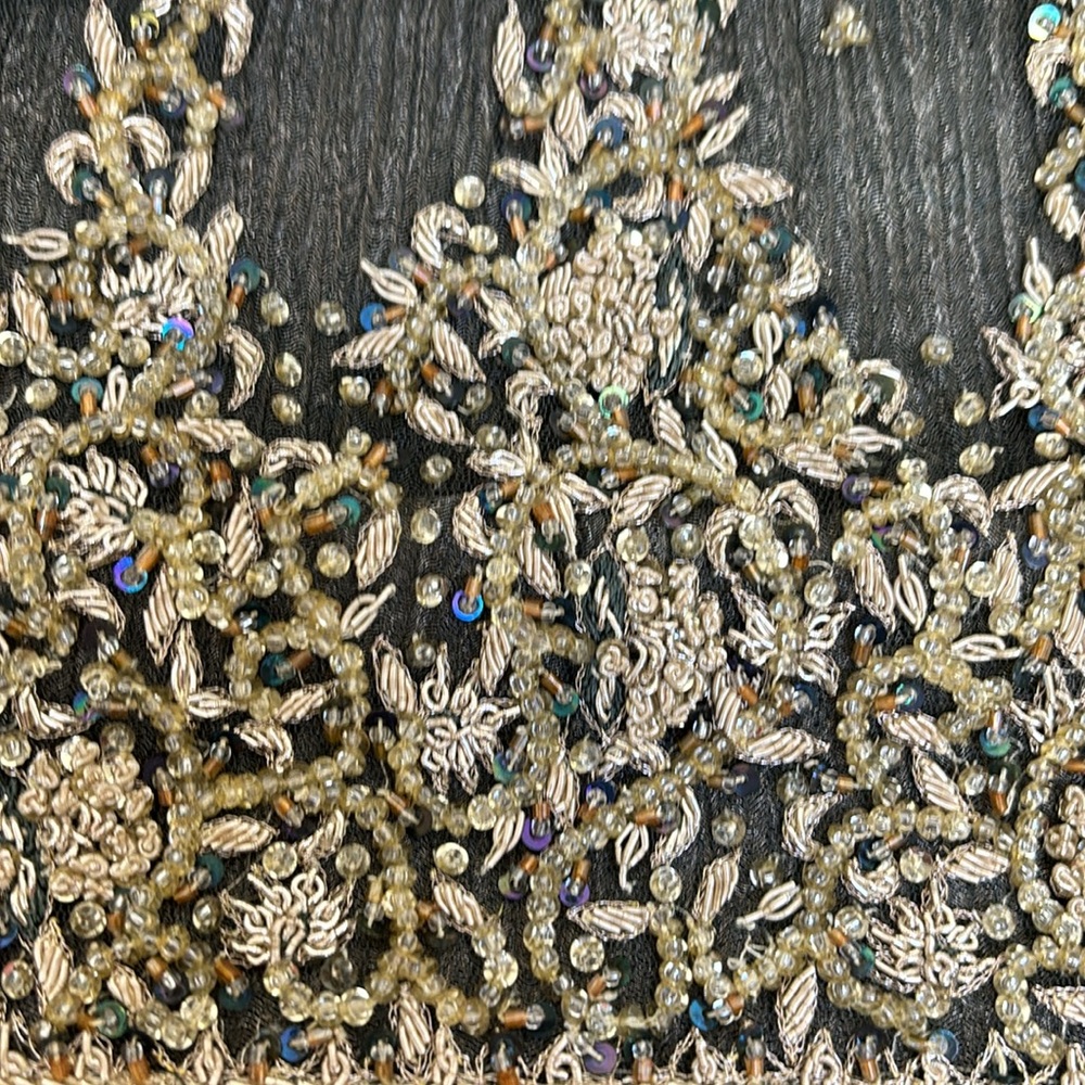 Maxi skirt with elaborate embroidery - Picture 10 of 10